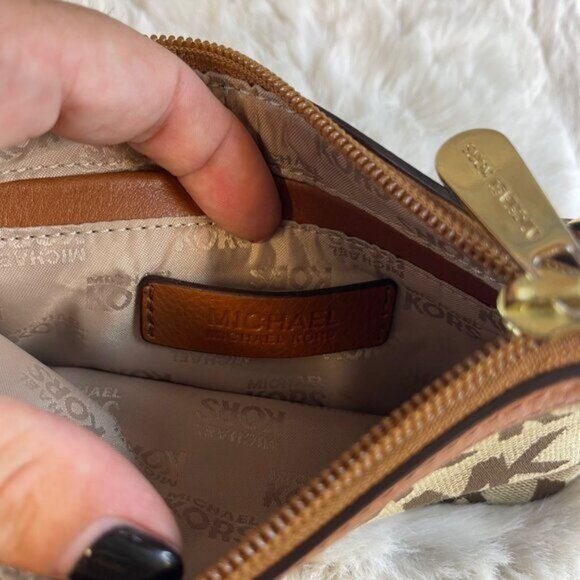 Michael Kors Monogram Brown/Tan Logo Wristlet Wallet - Picture 4 of 6